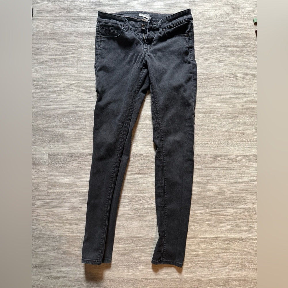 2/$30, 4/$50 Roxy Low-Rise Skinny Jeans, Size 26